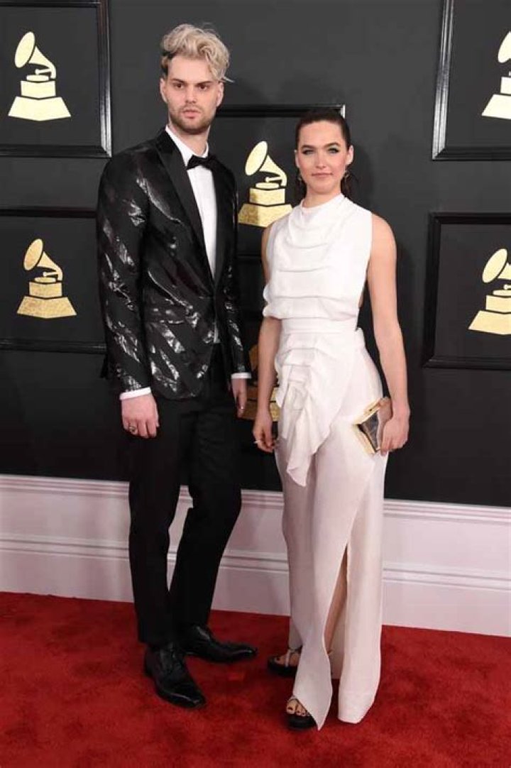 2017 Grammy Awards’ Best Couples — Chrissy Teigen & John Legend & More!