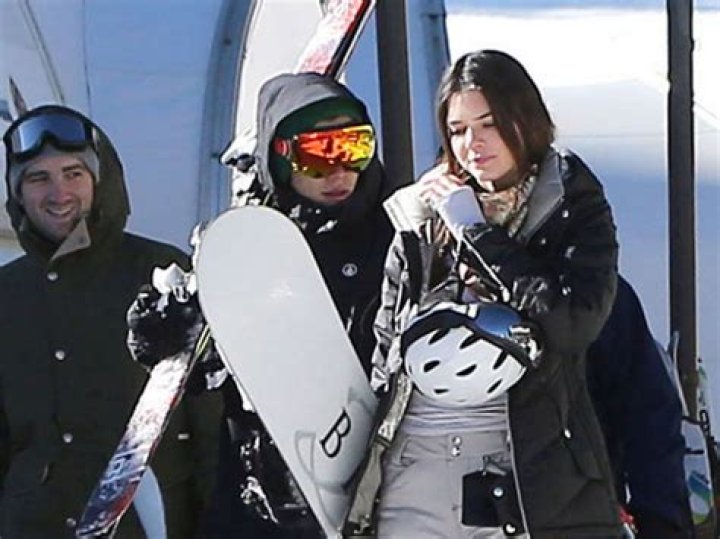 Kendall Jenner & Harry Styles — Inside Their Romantic Ski Trip In Mammoth – Hollywood Life