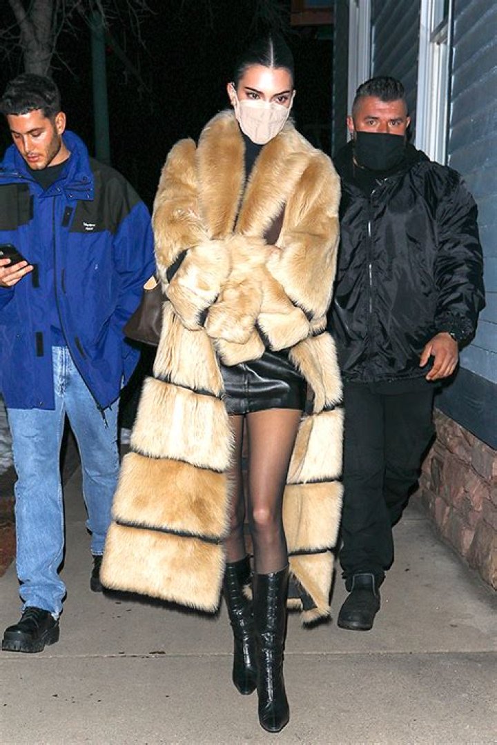 Kendall Jenner Rocks Leather Boots & Fur Coat In Aspen – Hollywood Life