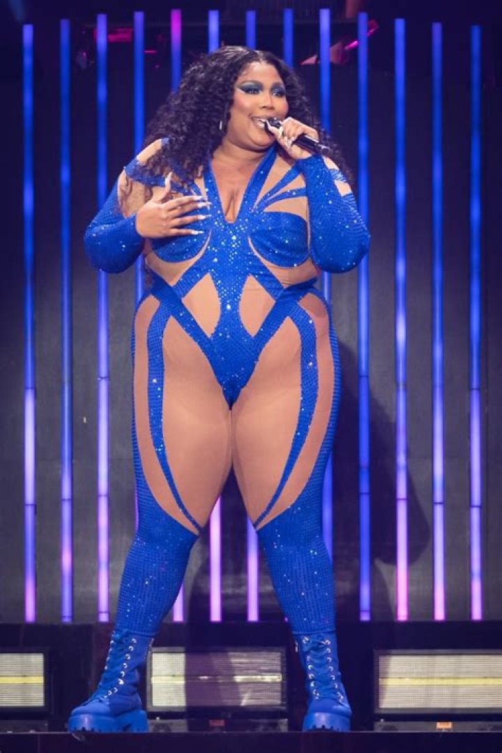 Lizzo Twerks In Bedazzled Bikini & Blue Fur Alongside Missy Elliott In ‘Tempo’ Video