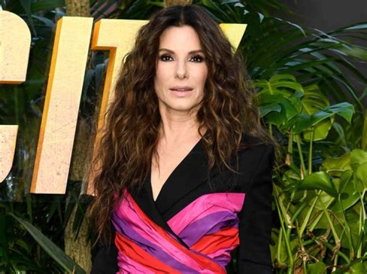 Sandra Bullock On Why She Wasn’t A Young Mother – Hollywood Life