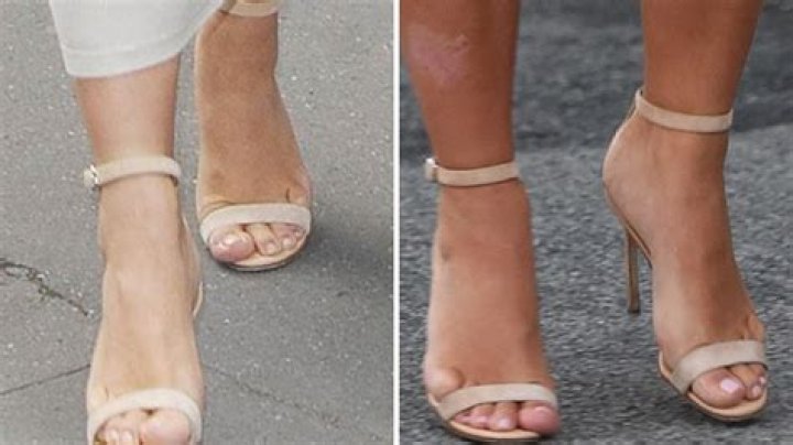 Still Wearing Heels During Pregnancy – Hollywood Life